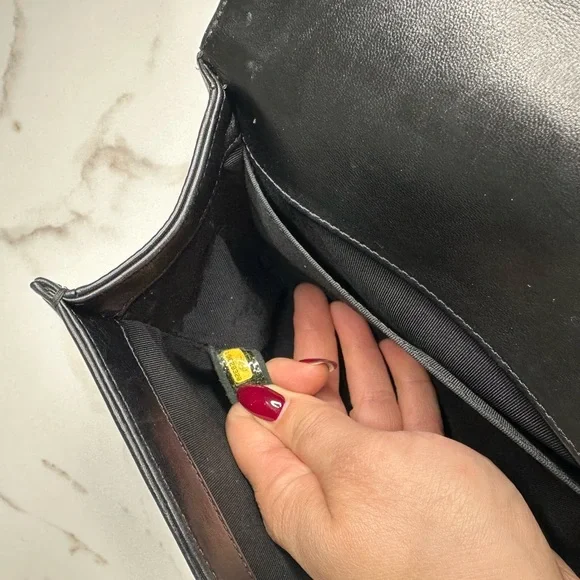 SOLD❌❌❌ Chanel Old Medium Boy Bag - Picture 14 of 17